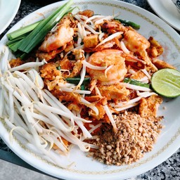 ผัดไทยกุ้งสด