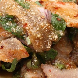 ข้าวน้ำตกหมูยอ