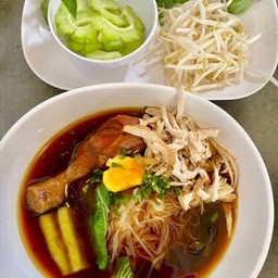 ก๋วยเตี๋ยวไก่มะระเส้นเล็ก
