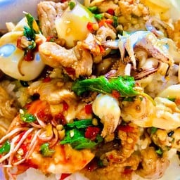 ผัดกะเพรารวมมิตร