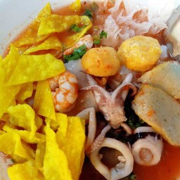 ก๋วยเตี๋ยวไก่ตุ๋น☪️👳🧕 (ใบตอง ก๋วยเตี๋ยวไก่ตุ๋นยาจีน🍜🍗)