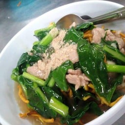 เส้นใหญ่ราดหน้า