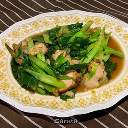 คะน้าหมูกรอบ