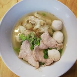 เกี้ยวหมูน้ำ