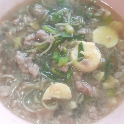 ต้มจืดต้นอ่อนทานตะวันเต้าหู้หมูสับ