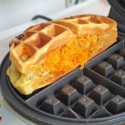 วาฟเฟิลใส้ทะลักพีแอนด์เอ็นนาบอน วาฟเฟิลใส้ทะลักพีแอนด์เอ็นนาบอน