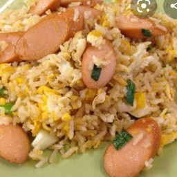 ข้าวผัดใส้กรอก