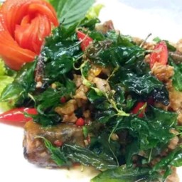 ไv่เยี่ยวม้ากะเพรากรอบ(กับข้าว)