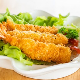 สลัดกุ้งทอด  งาคั่วญี่ปุ่น