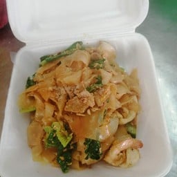 เส้นใหญ่ผัดซีอิ๊ว