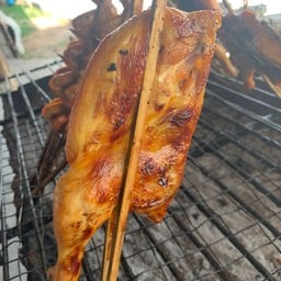 ไก่ย่างครึ่งตัว