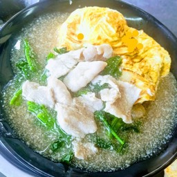 หมี่กรอบห่อไข่