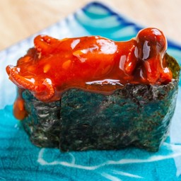 ซูชิหนวดปลาหมึกซอสกิมจิ