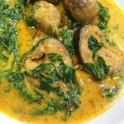 แกงคั่วปลาดุก ใบชะพลู