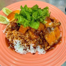 ข้าวหมูแดง + หมูกรอบ