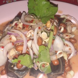 ยำไข่เยี่ยวม้า