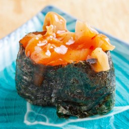 ซูชิครีบหอยเชลล์ซอสกิมจิ