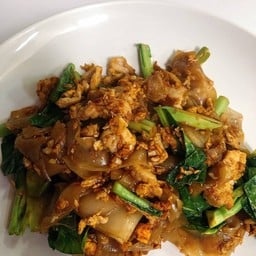 Fried Noodle Squid or Shrimp with Black Sauce
