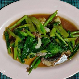 ผัดคะน้าปลาเค็ม