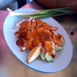 ข้าวหมูแดง