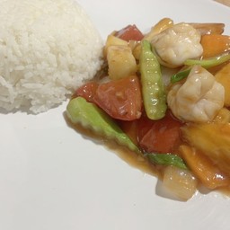 ผัดเปรี้ยวหวานราดข้าว