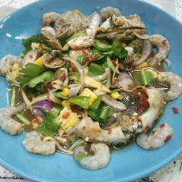 ใบเฟรินหอยทอดผัดไทย