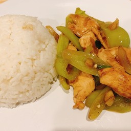 ผัดพริกหยวกราดข้าว