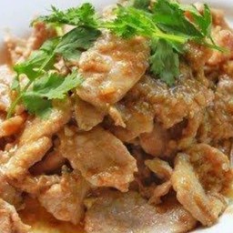 ผัดหมูทอดกระเทียม(เป็นกับ)