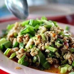 ชายฉายแสง อิ่มจัง