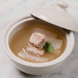 ซุปไชท้าวซี่โครงหมู / Radish Soup with Pork Ribs