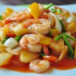 ข้าวราดกุ้งผัดเปรี้ยวหวาน
