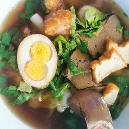 ก๋วยจั๊บทรงเครื่อง