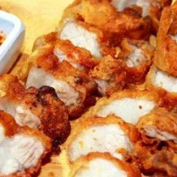 สามชั้นทอดน้ำปลา