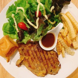 สเต็กเนื้อ