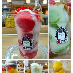 Penquin knight ice cream หลังแฟรี่พลาซ่า