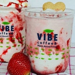Vegan Strawberry Yogurt Frappe