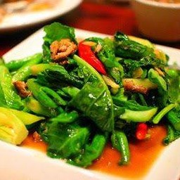 ข้าวราดแขนงปลาเค็ม