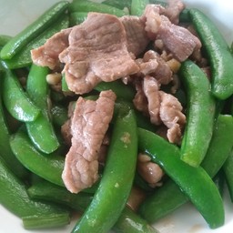 หมูผัดถั่วลันเตาหวาน