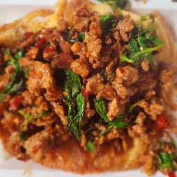 ข้าวไข่เจียวกะเพราหมูสับ