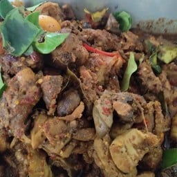 คั่วไก่พริกสด