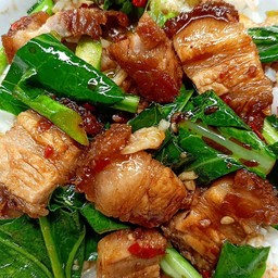 คะน้าหมูกรอบ