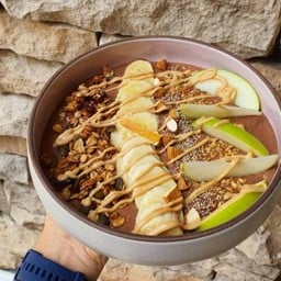 Vegan Chocolate-Peanut Oat Breakfast Bowl