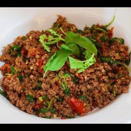 ข้าวราดกระเพราเนื้อสับ