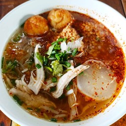 เกาเหลาไก่ฉีกต้มยำมะนาวสด (พิเศษ)