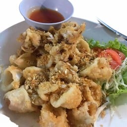 ปลาหมึกชิ้นทอดกระเทียม