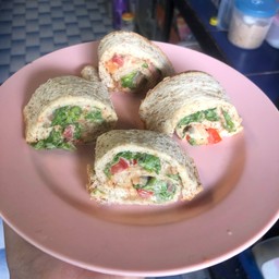 อารีย์ อร่อย