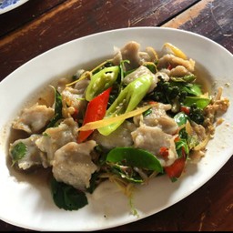 เนื้อปลากราย ผัดฉ่า