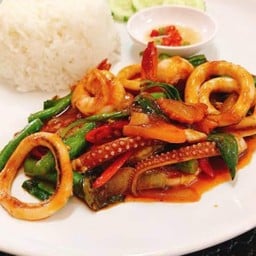 นิภาพรผัดไทยหอยทอดเเละอาหารตามสังอิสลามhalal Food