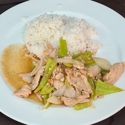 ข้าว-ผัดพริกหยวก