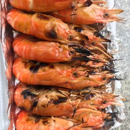 กุ้งแม่น้ำเผาครึ่งโล